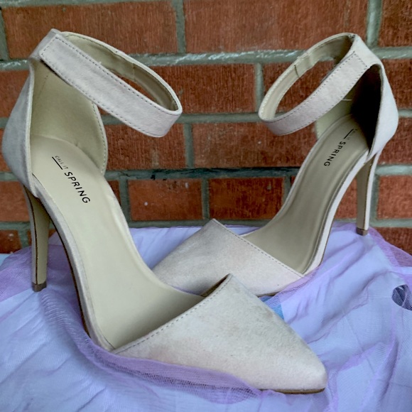 NIB⭐️Beige Ankle strap High Heel Pumps - Picture 2 of 4